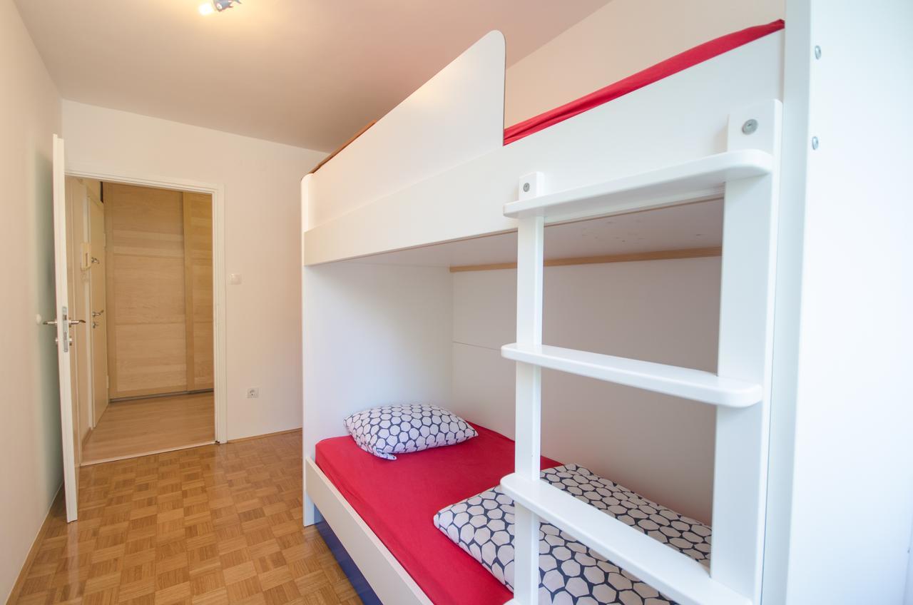 Apartment Near The Train Station Любляна Экстерьер фото