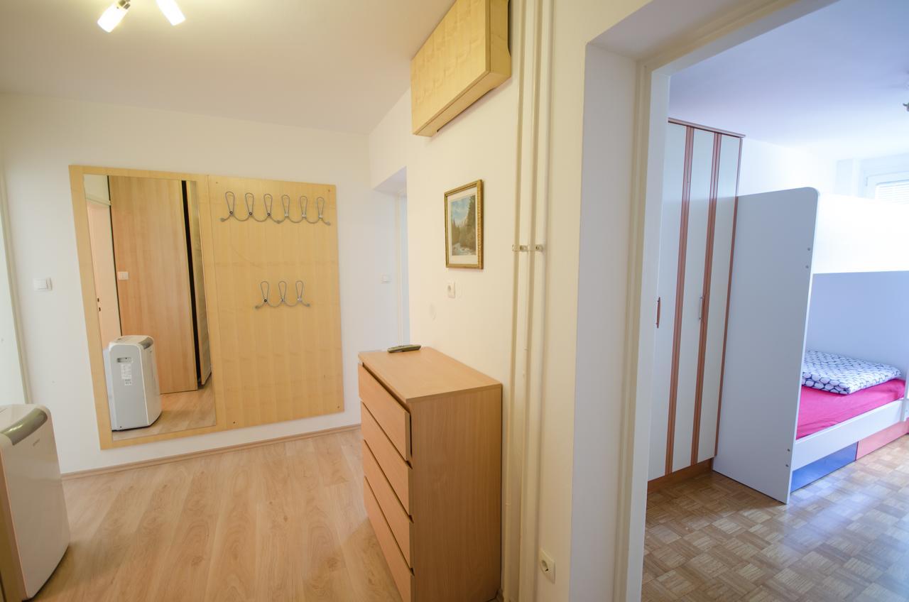 Apartment Near The Train Station Любляна Экстерьер фото