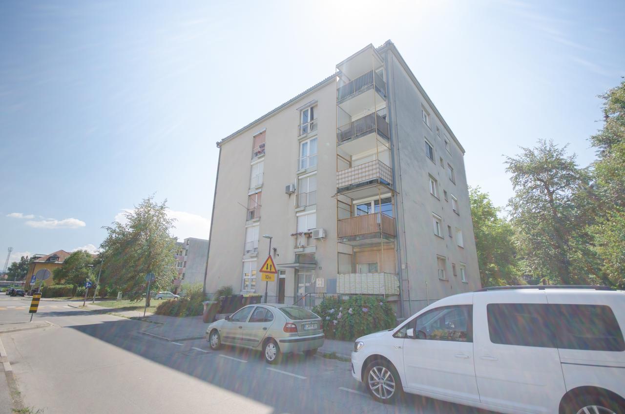 Apartment Near The Train Station Любляна Экстерьер фото