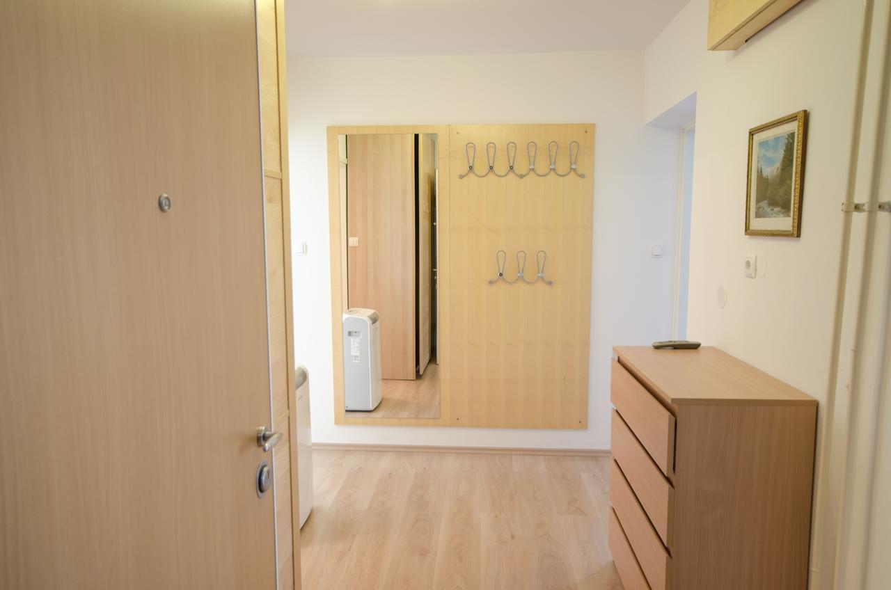Apartment Near The Train Station Любляна Экстерьер фото