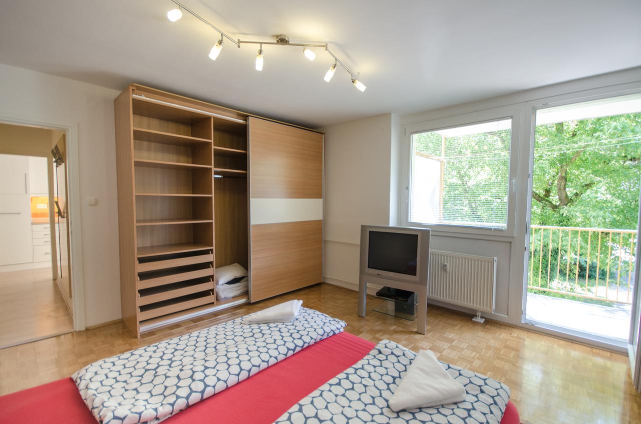 Apartment Near The Train Station Любляна Экстерьер фото