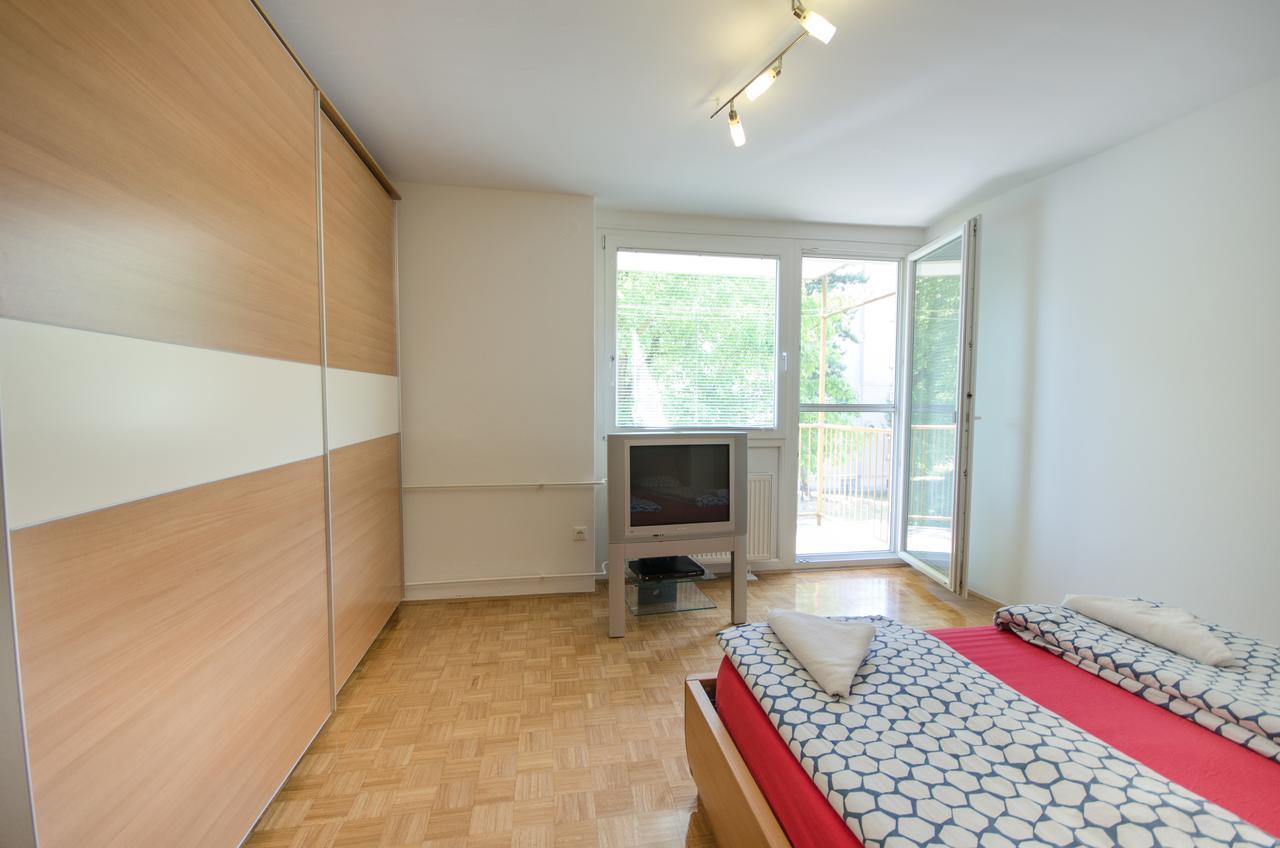 Apartment Near The Train Station Любляна Экстерьер фото